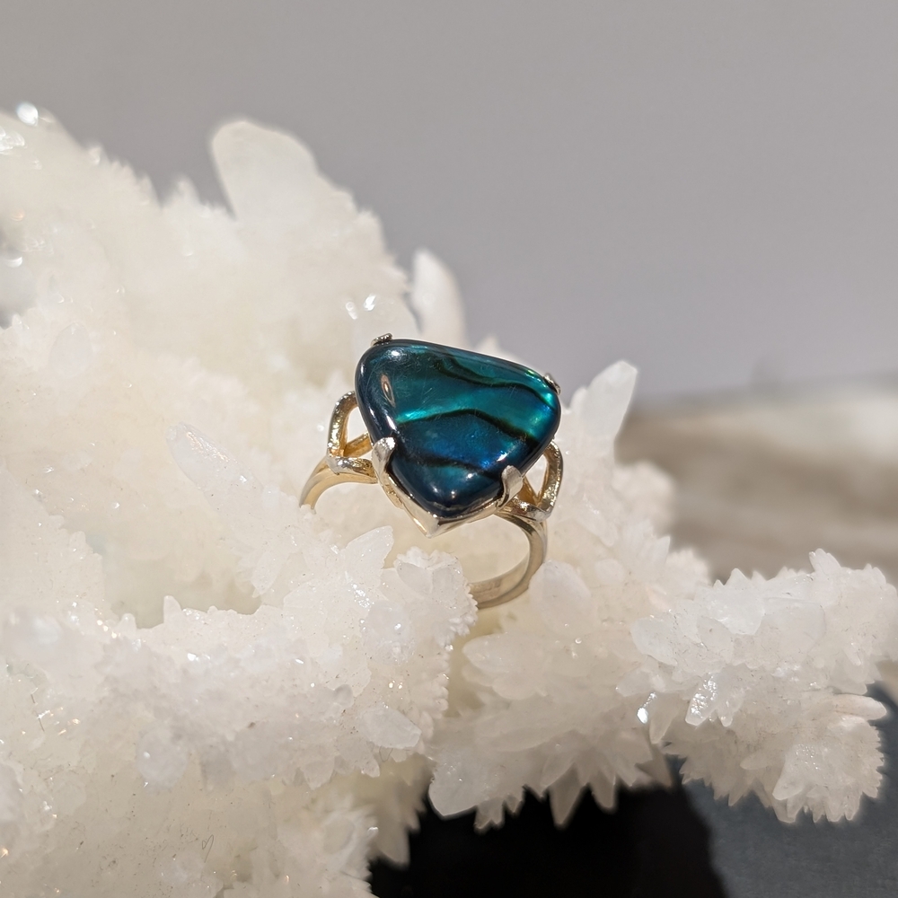 Elegant Blue and Gold Ring